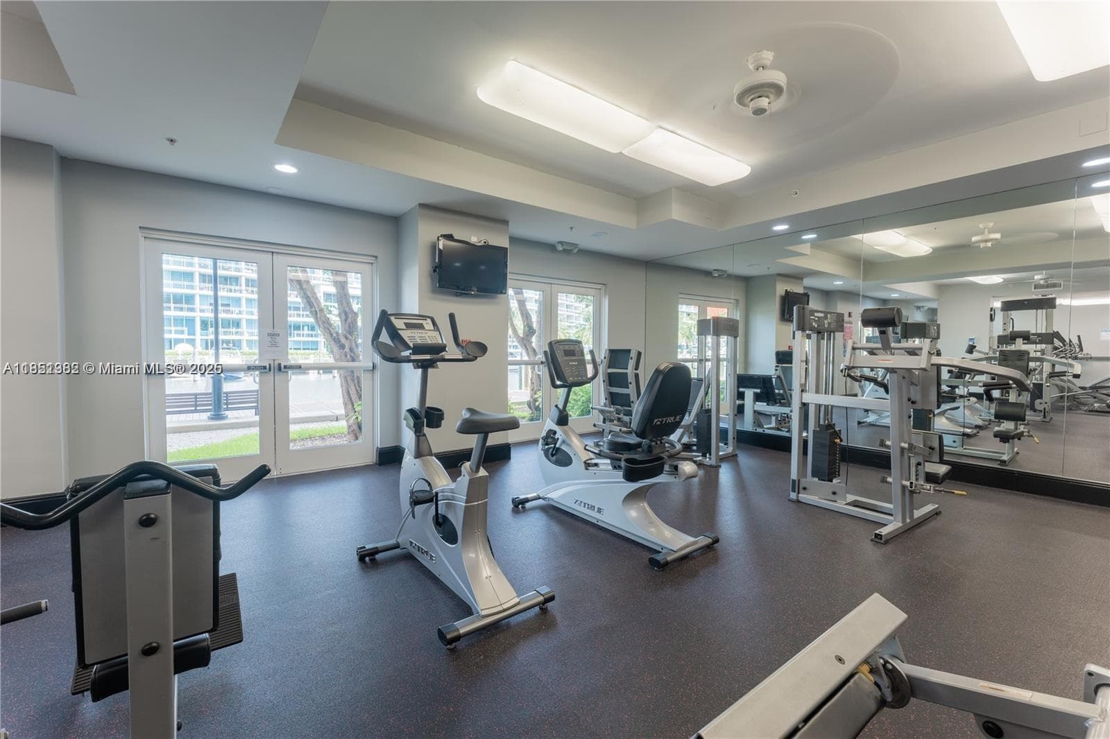 3001 NE 185th St # 710, Aventura FL 33180 — 51