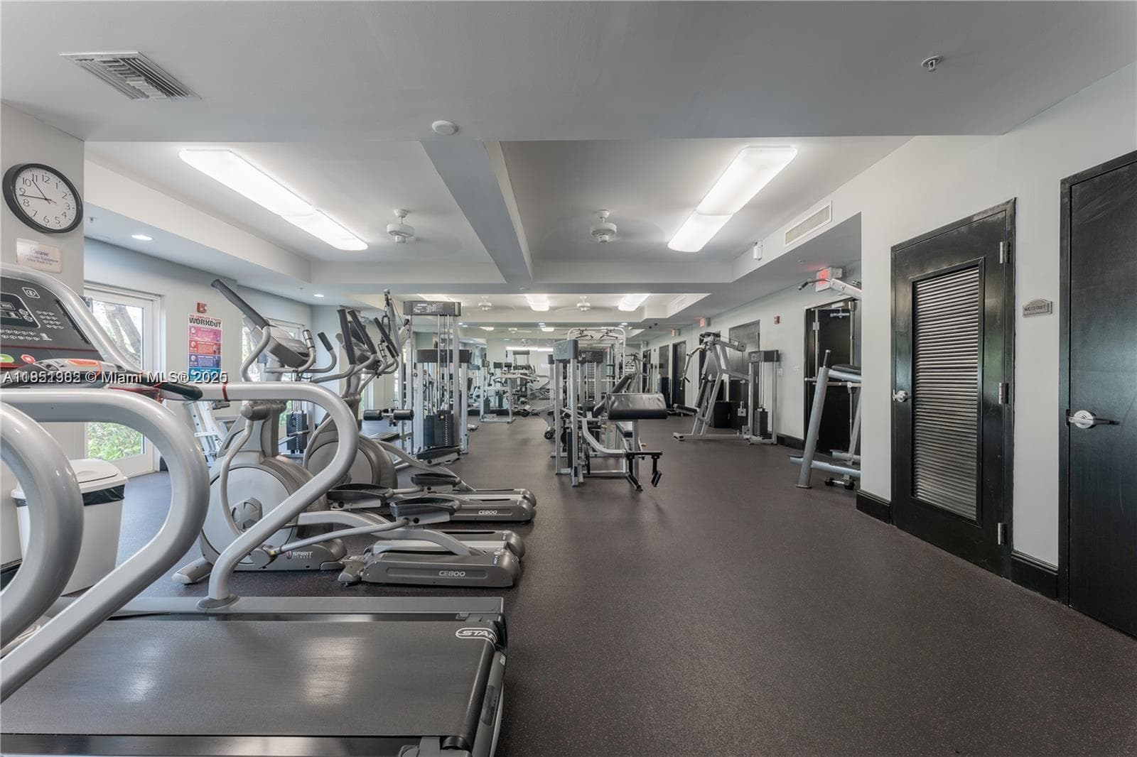 3001 NE 185th St # 710, Aventura FL 33180 — 50