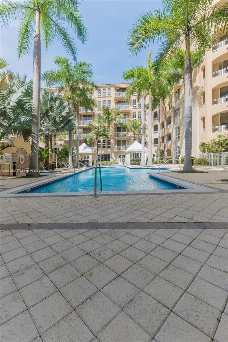 3001 NE 185th St # 710, Aventura FL 33180 — 60