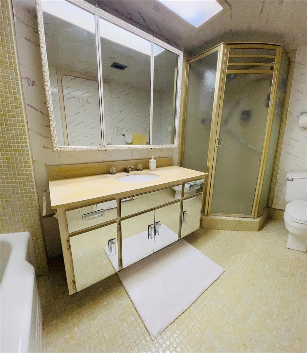 800 NE 195th Street # 307, Miami FL 33179 — 42