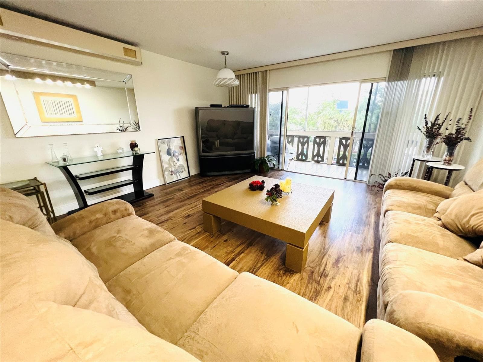 800 NE 195th Street # 307, Miami FL 33179 — 17
