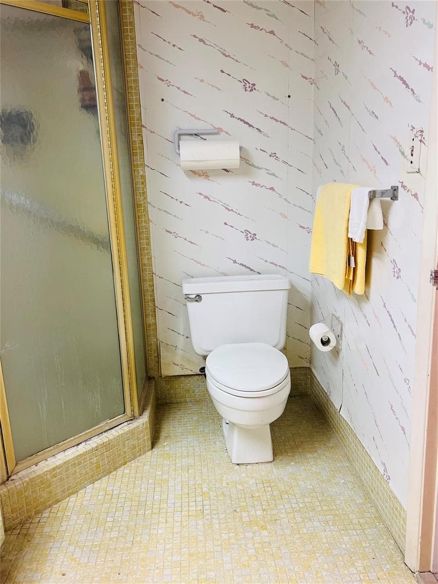 800 NE 195th Street # 307, Miami FL 33179 — 39