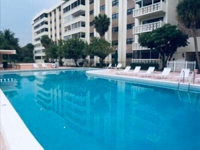 800 NE 195th Street # 307, Miami FL 33179 — 60