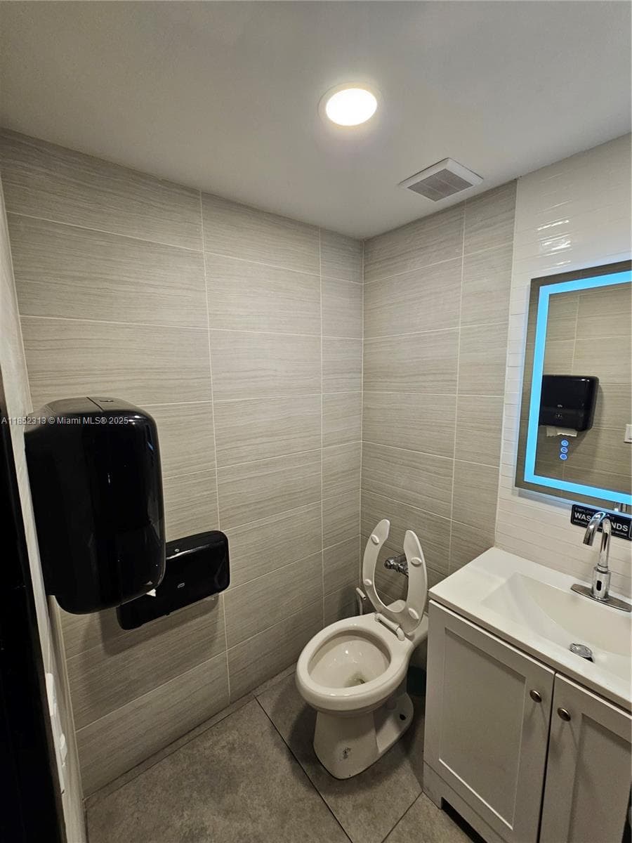 2995 NE 163rd St, North Miami Beach FL 33160 — 7