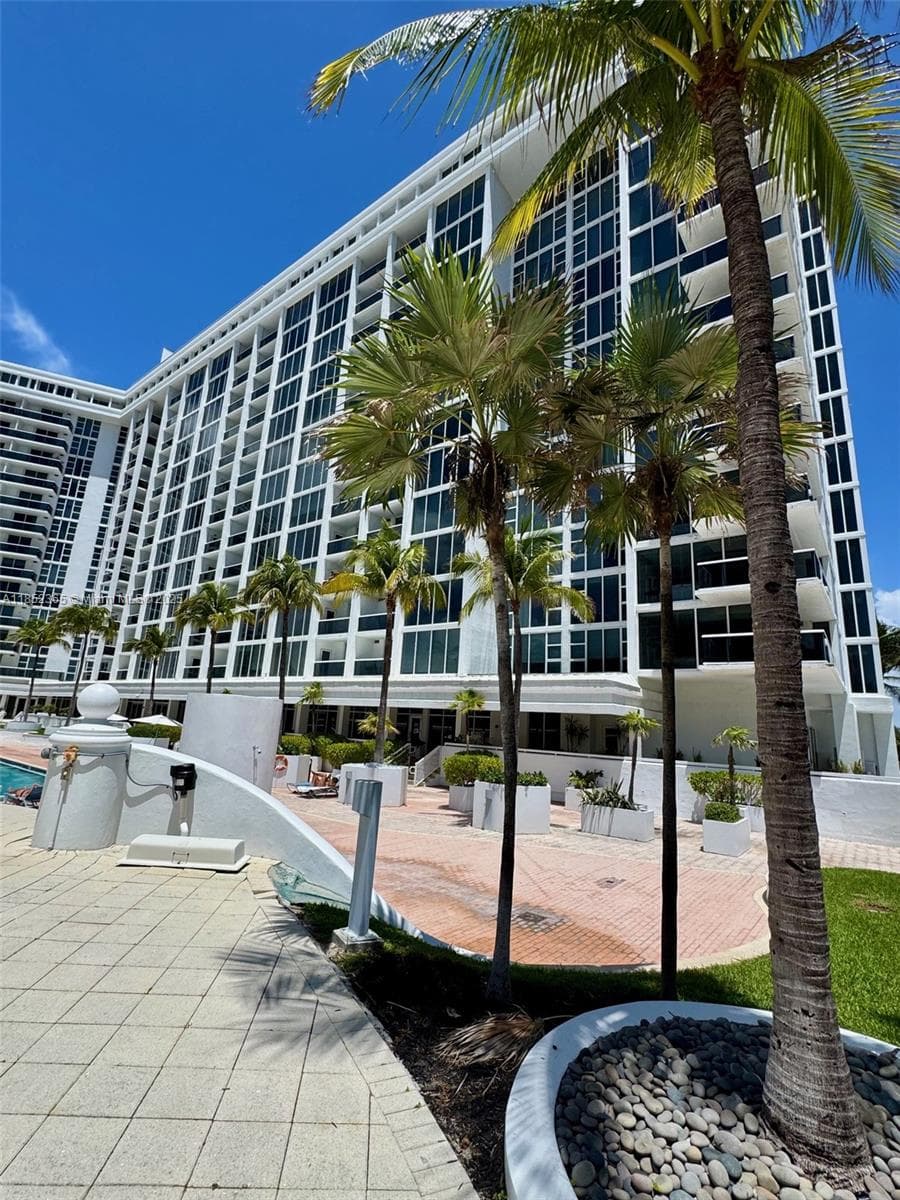 10275 Collins Ave # 316, Bal Harbour FL 33154 — 27