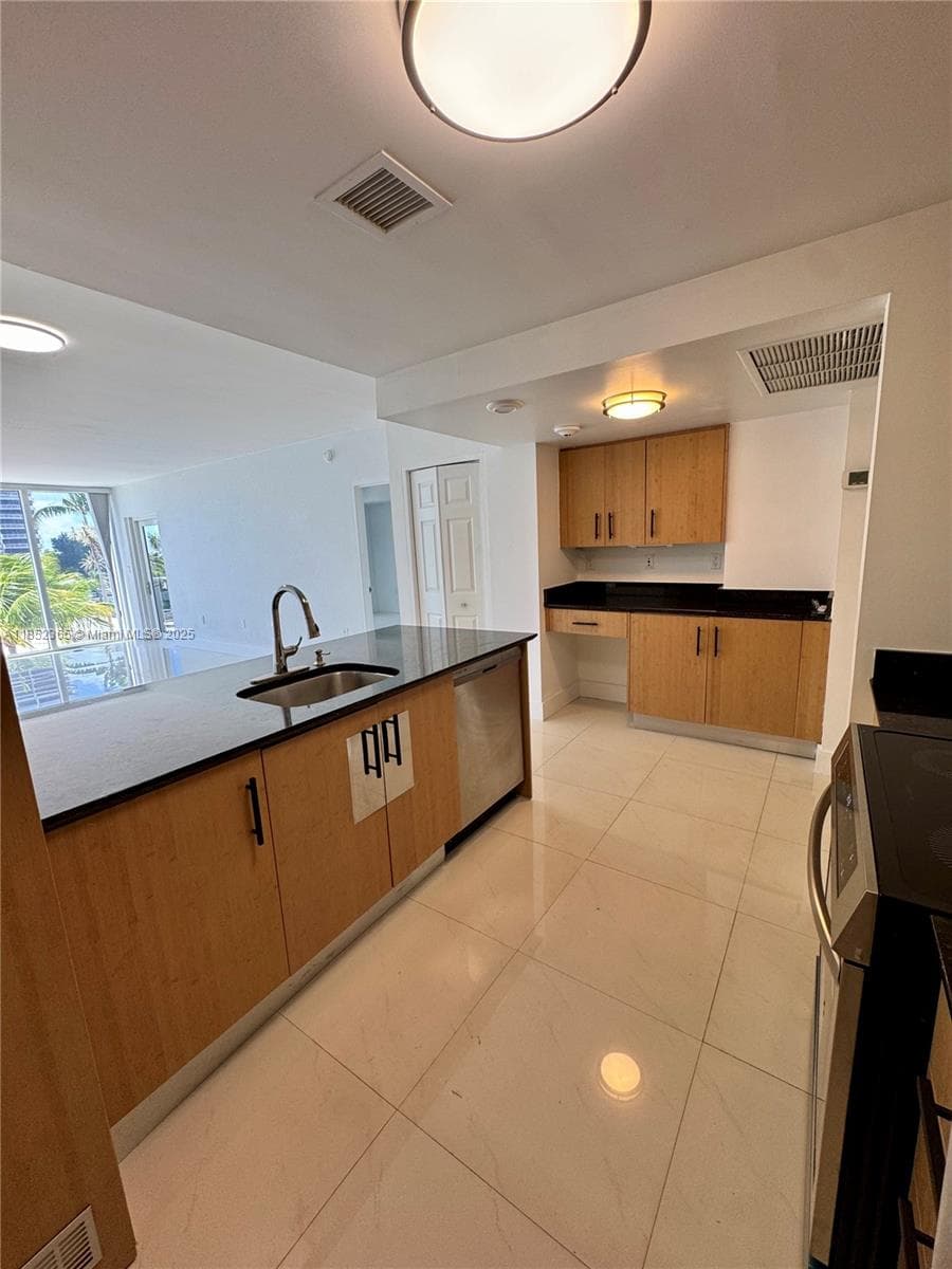 10275 Collins Ave # 316, Bal Harbour FL 33154 — 2
