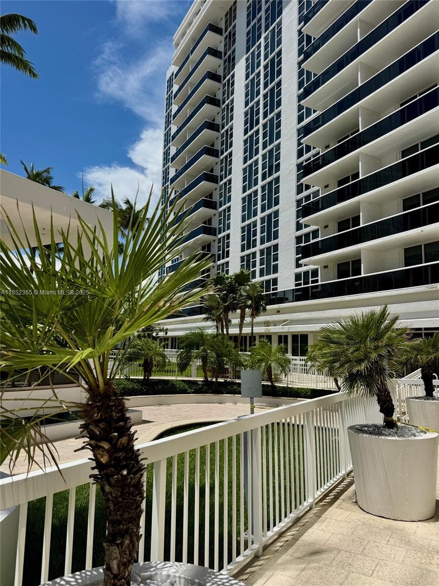 10275 Collins Ave # 316, Bal Harbour FL 33154 — 26
