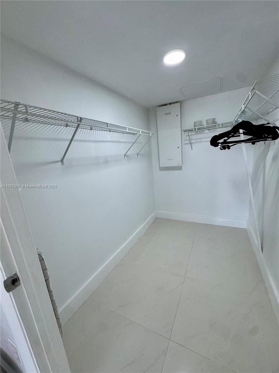 10275 Collins Ave # 316, Bal Harbour FL 33154 — 22
