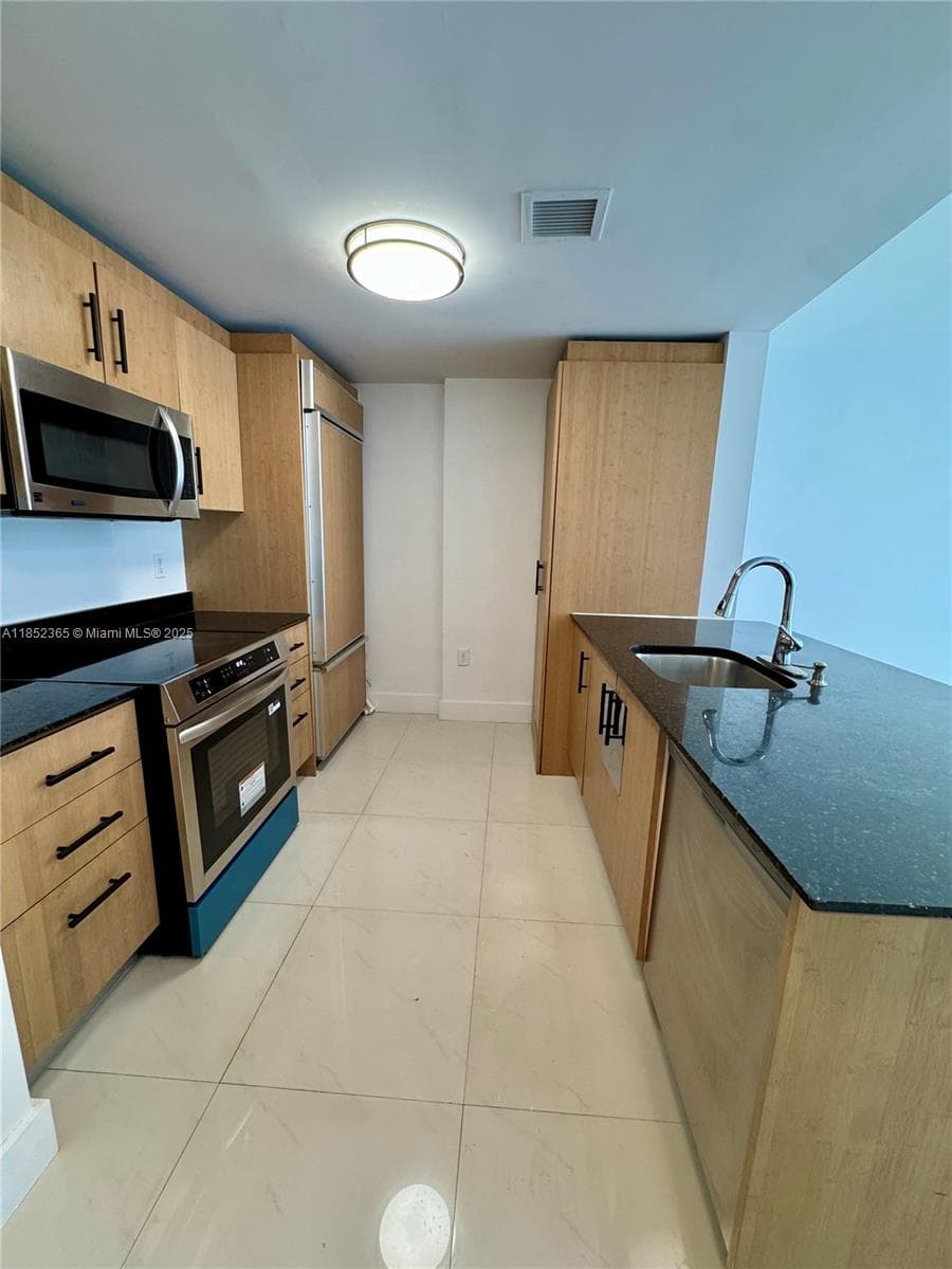 10275 Collins Ave # 316, Bal Harbour FL 33154 — 1