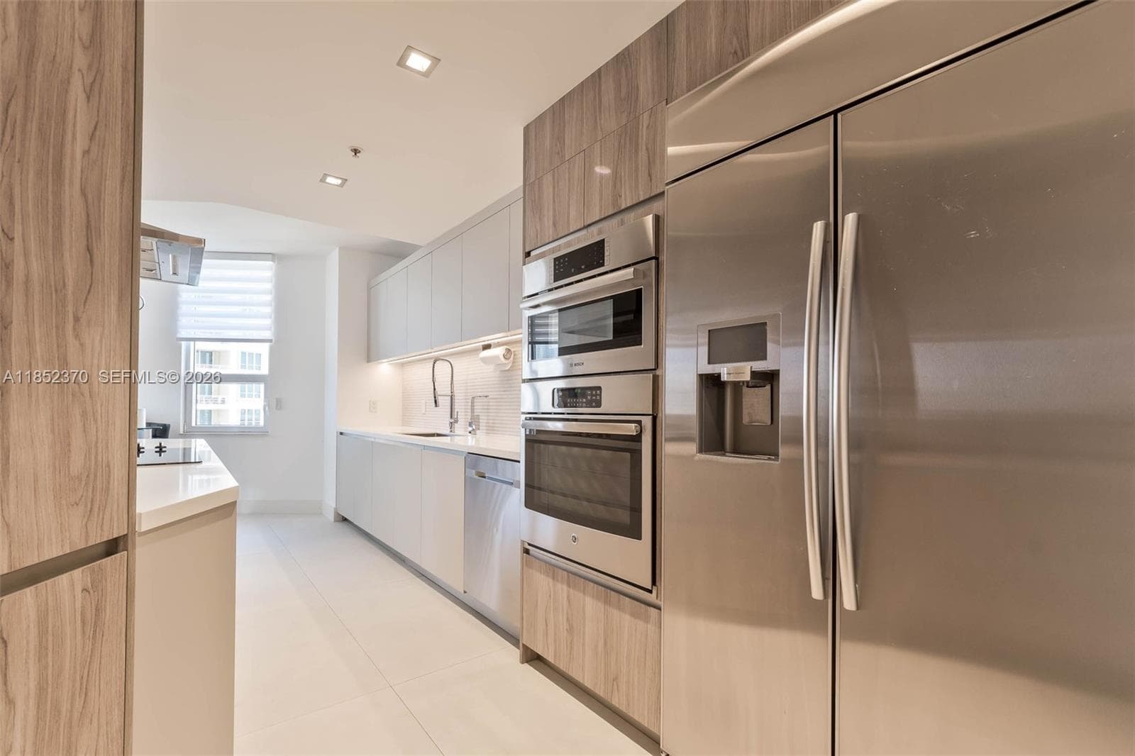 848 Brickell Key Dr # 1906, Miami FL 33131 — 10