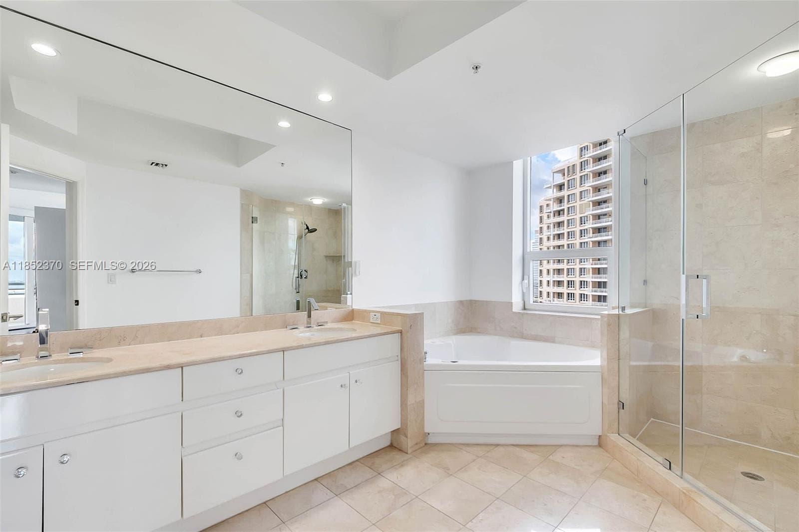 848 Brickell Key Dr # 1906, Miami FL 33131 — 18