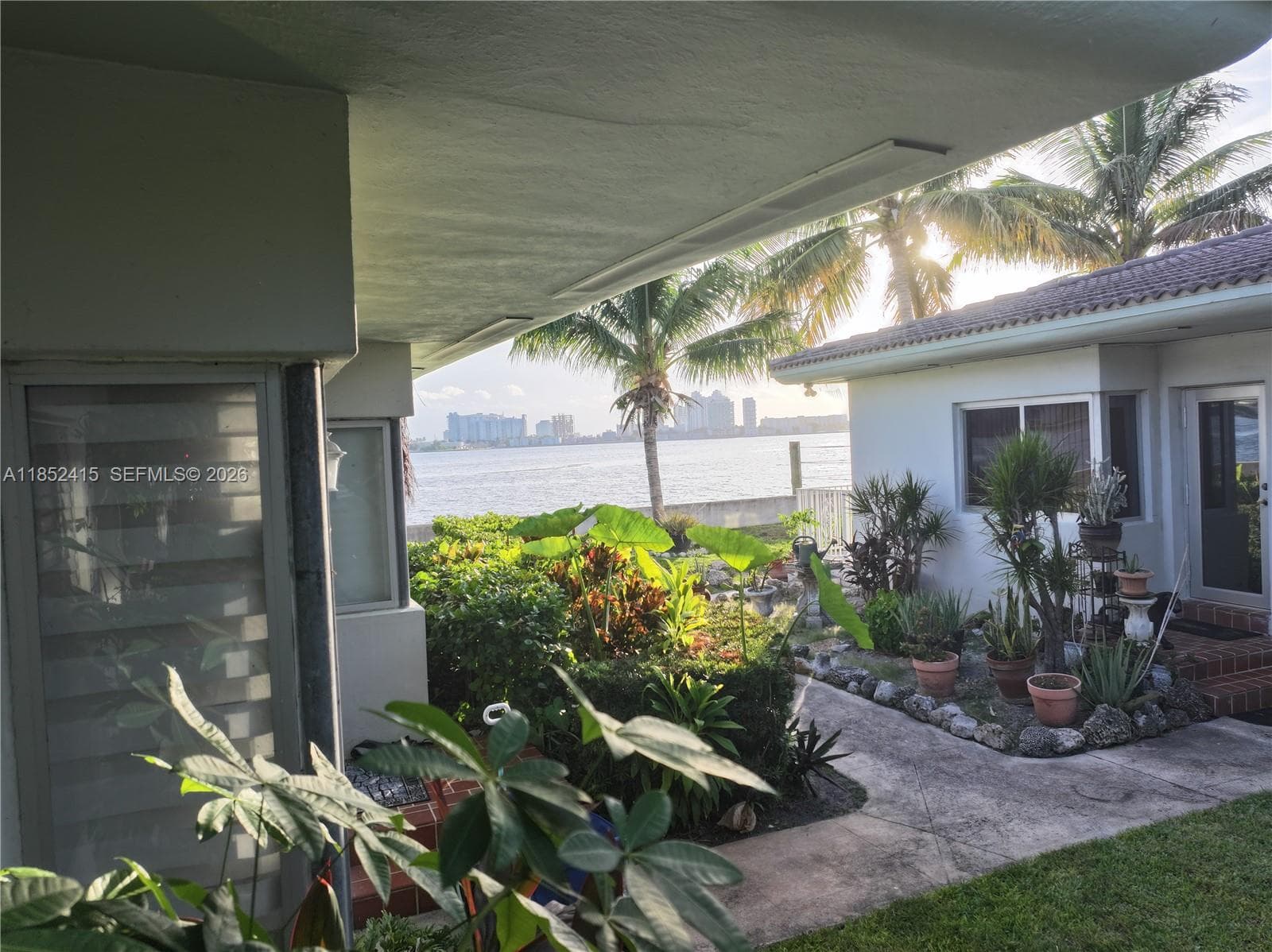 2200 Bay Dr # 3, Miami Beach FL 33141 — 23
