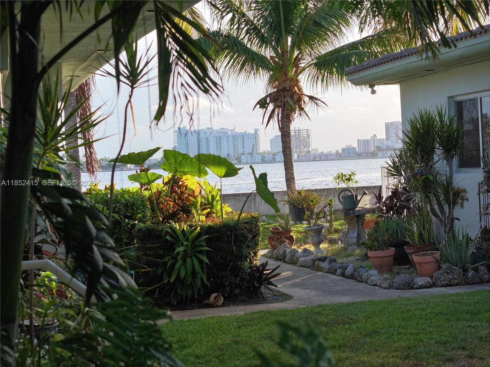 2200 Bay Dr # 3, Miami Beach FL 33141 — 26