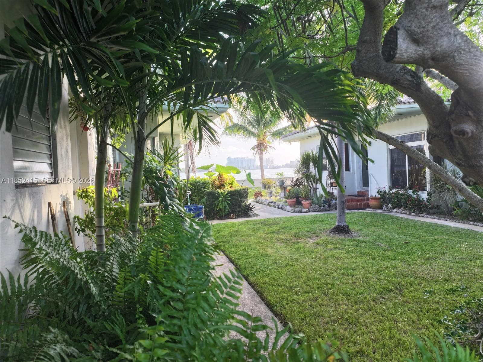 2200 Bay Dr # 3, Miami Beach FL 33141 — 9