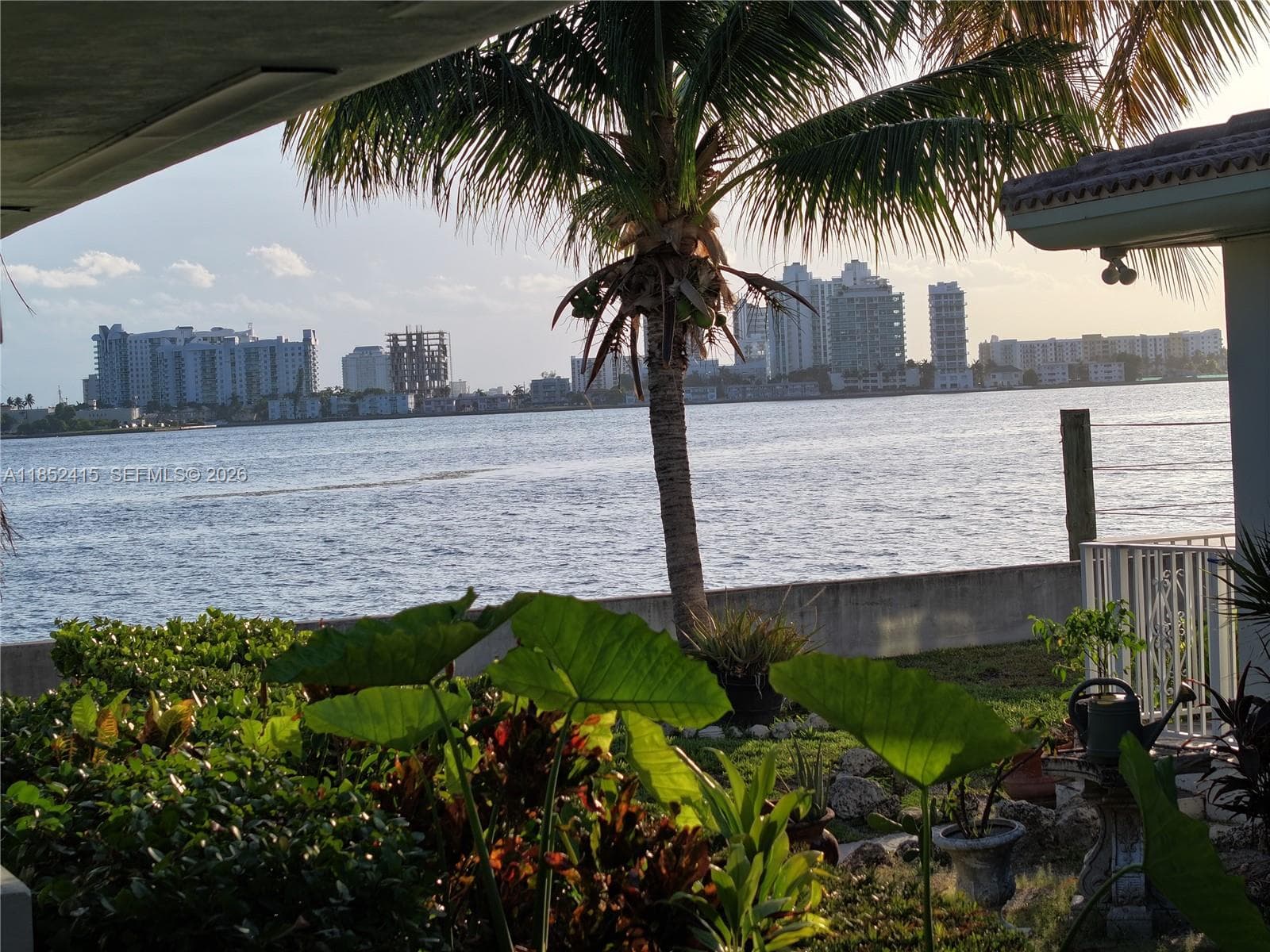 2200 Bay Dr # 3, Miami Beach FL 33141 — 24