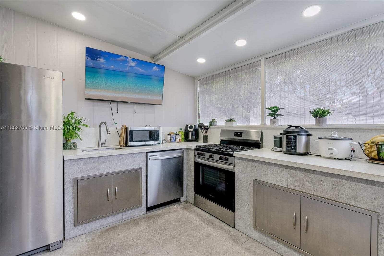 9311 SW 37th St, Miami FL 33165 — 26