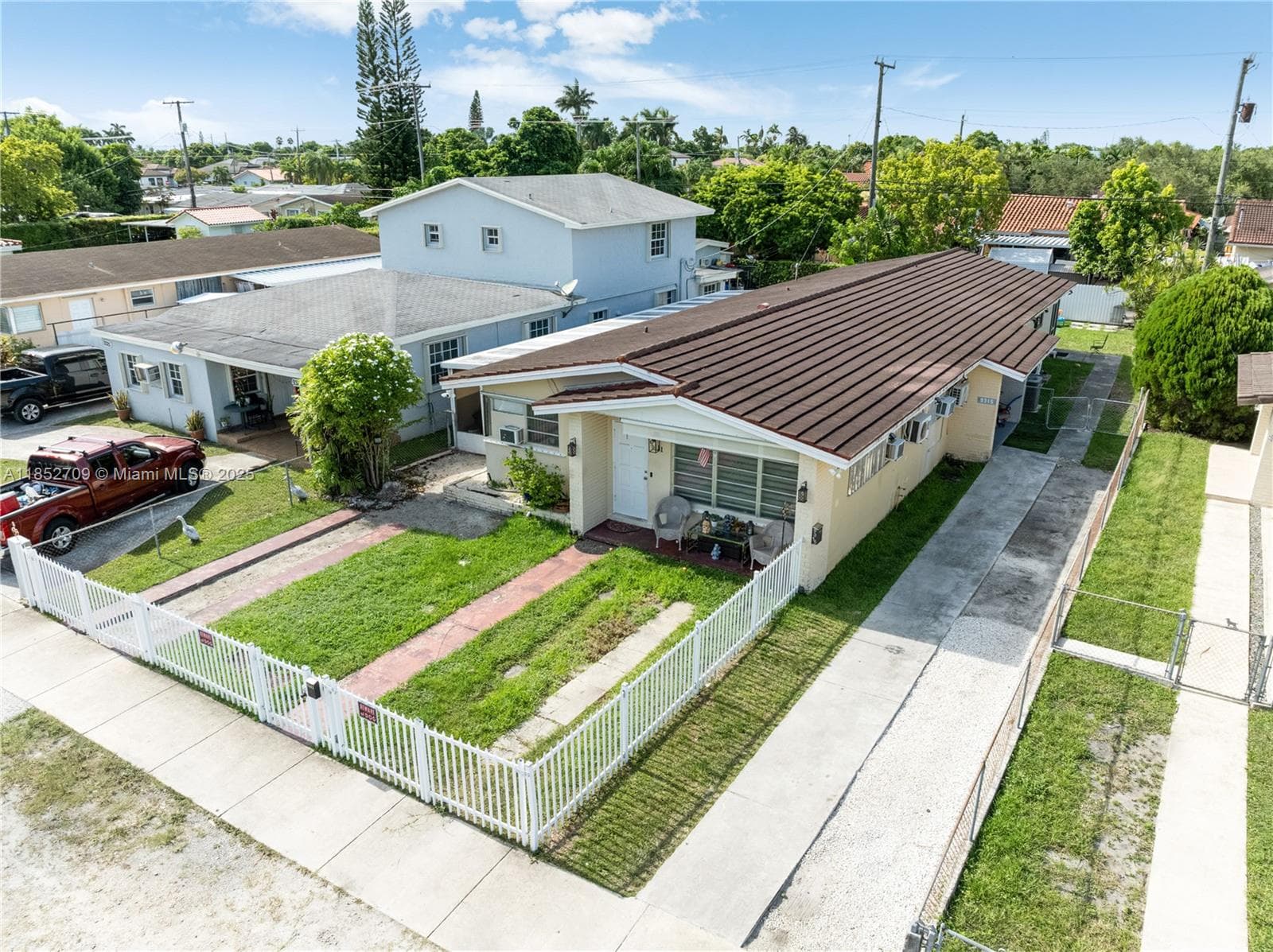 9311 SW 37th St, Miami FL 33165 — 32