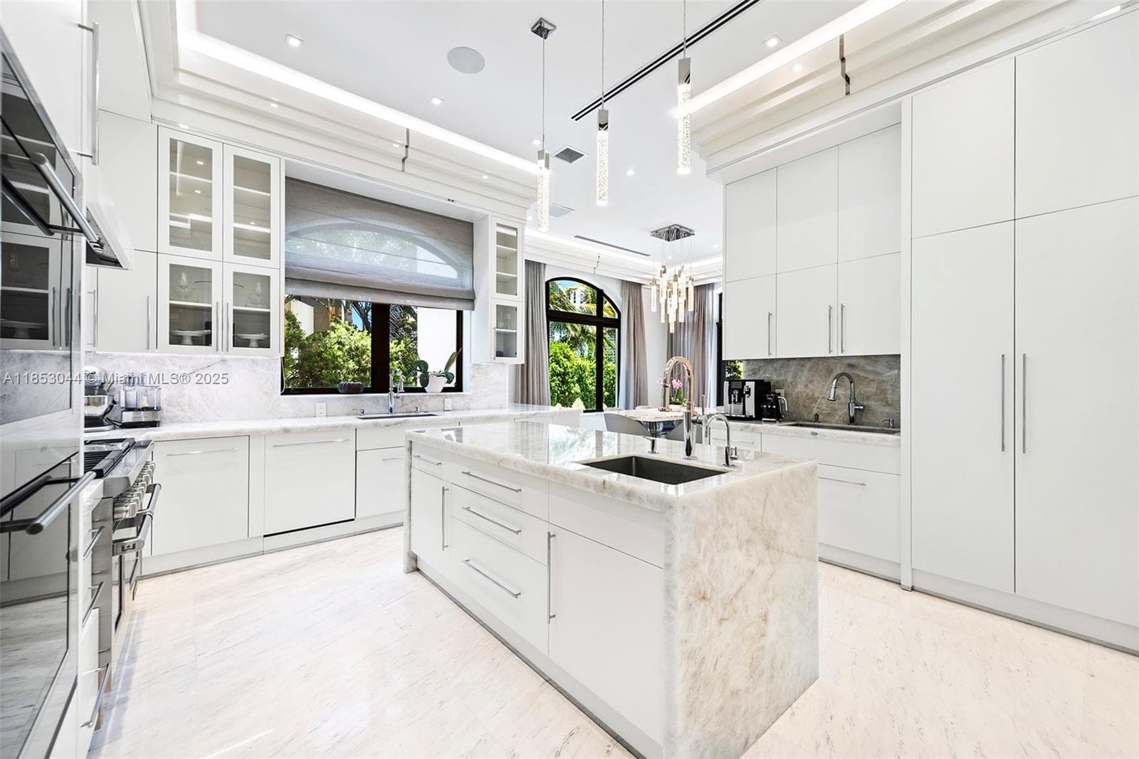 498 N Parkway Pkwy # 498, Golden Beach FL 33160 — 33