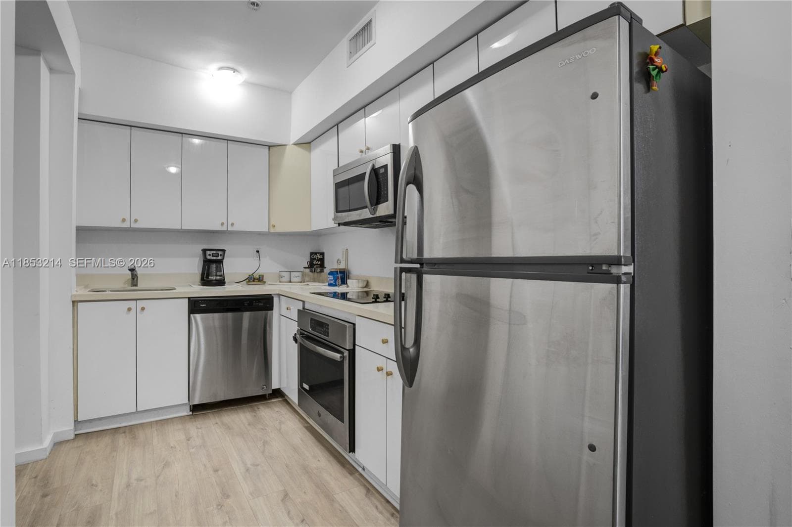810 7th St # 107, Miami Beach FL 33139 — 12