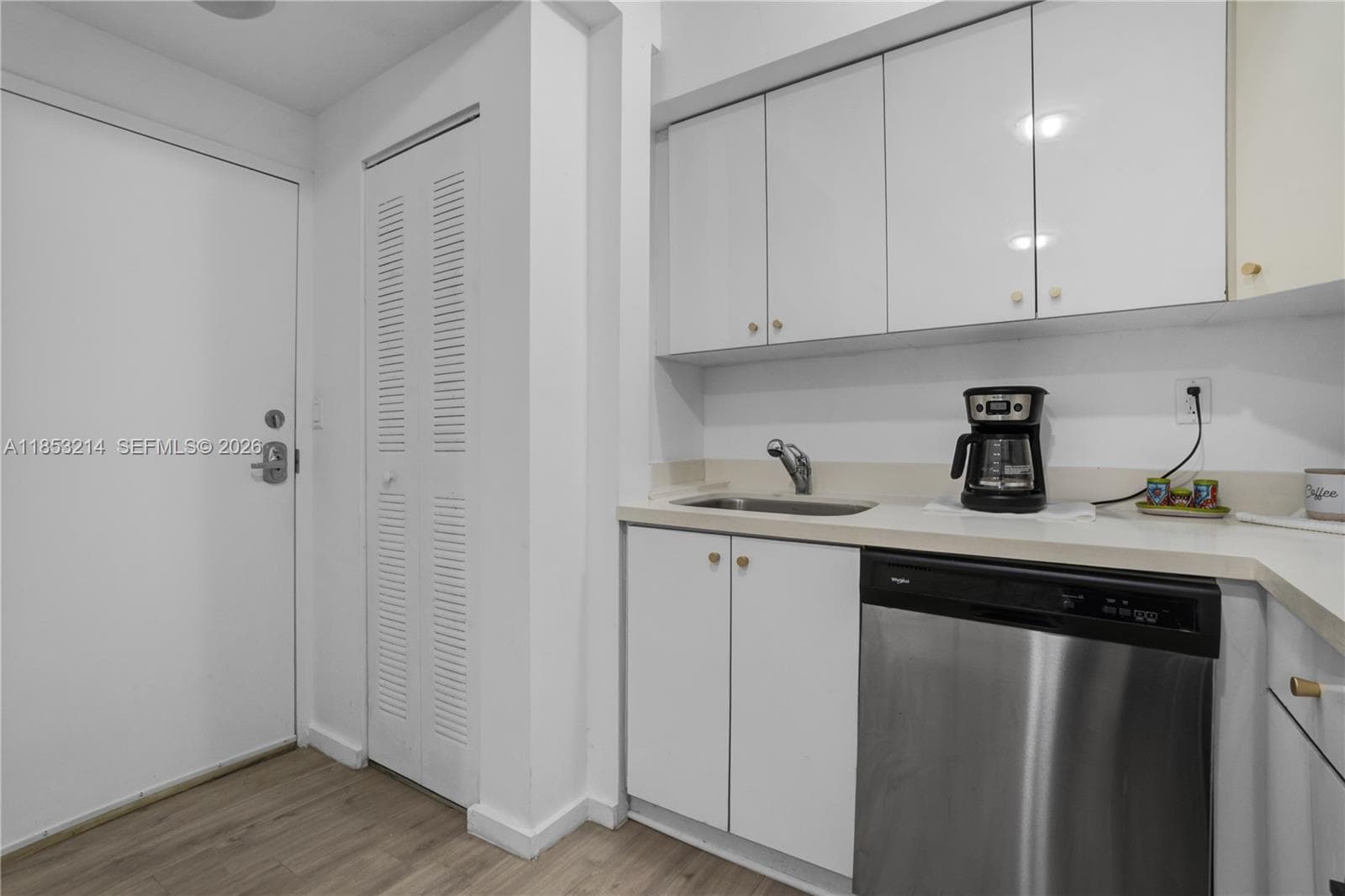 810 7th St # 107, Miami Beach FL 33139 — 10