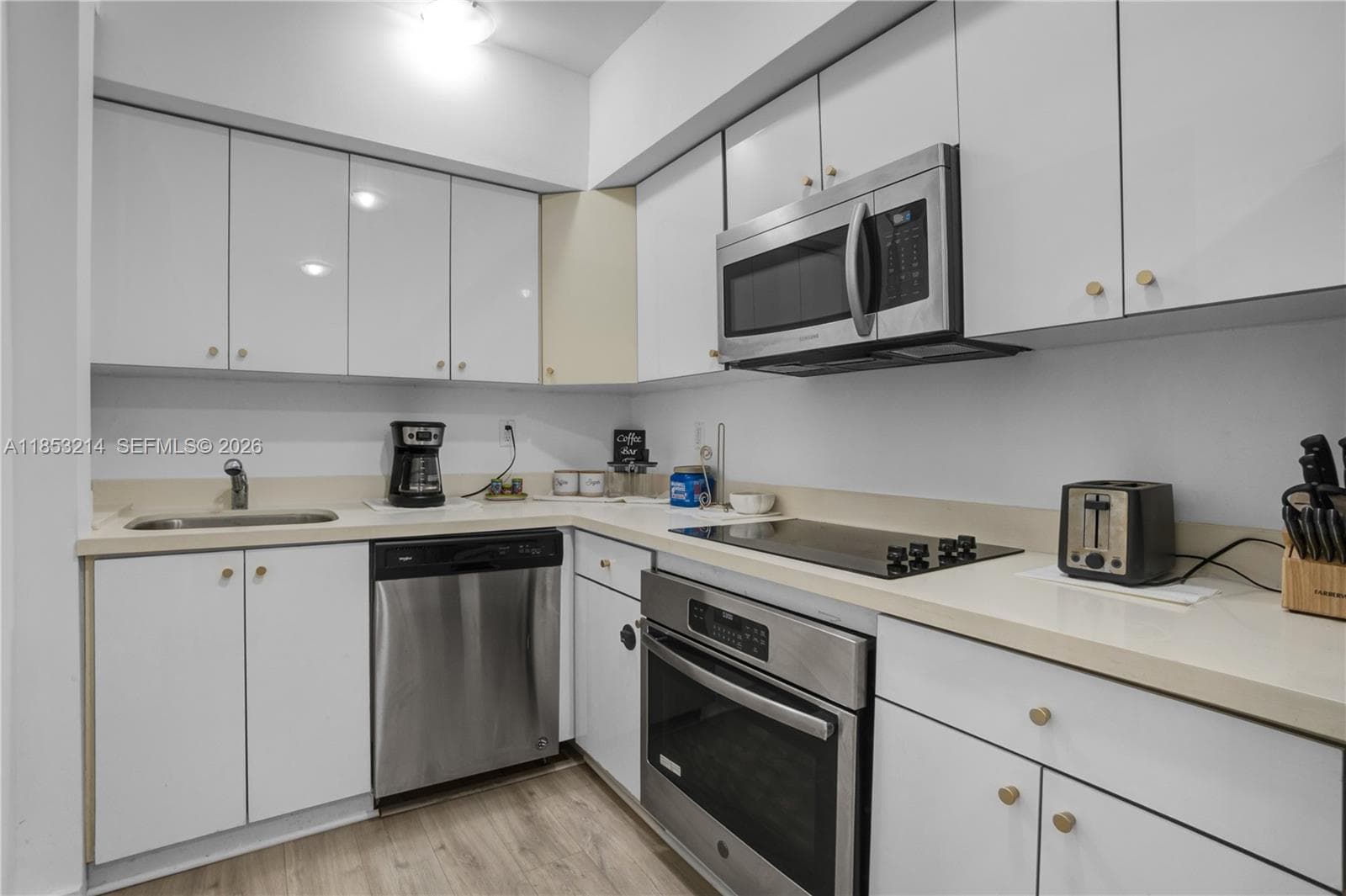 810 7th St # 107, Miami Beach FL 33139 — 14