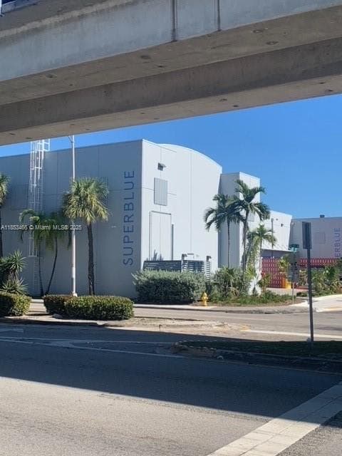 1395 NW 22nd St, Miami FL 33142 — 36