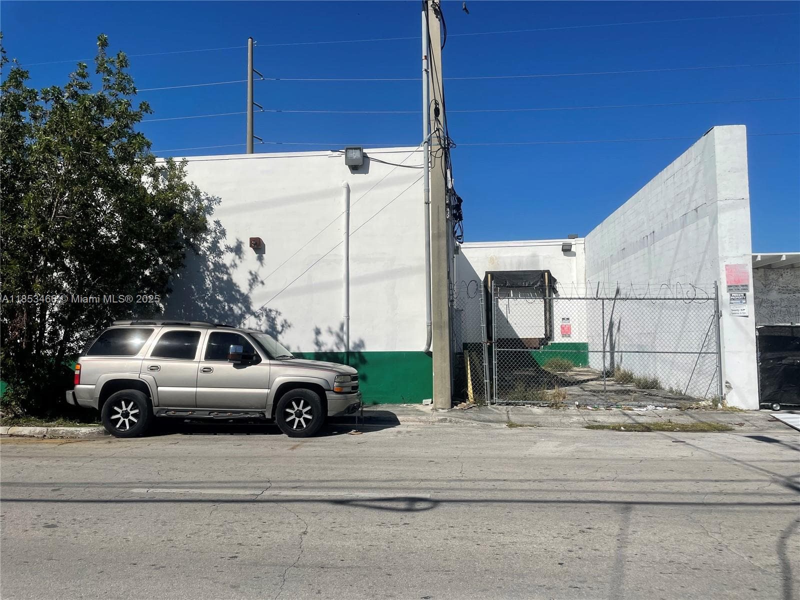 1395 NW 22nd St, Miami FL 33142 — 9