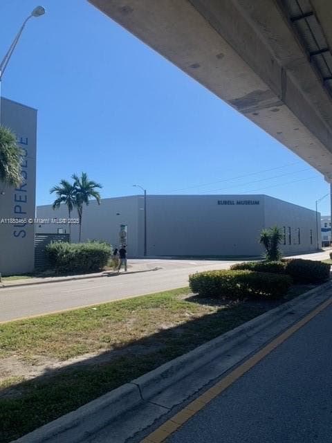 1395 NW 22nd St, Miami FL 33142 — 37