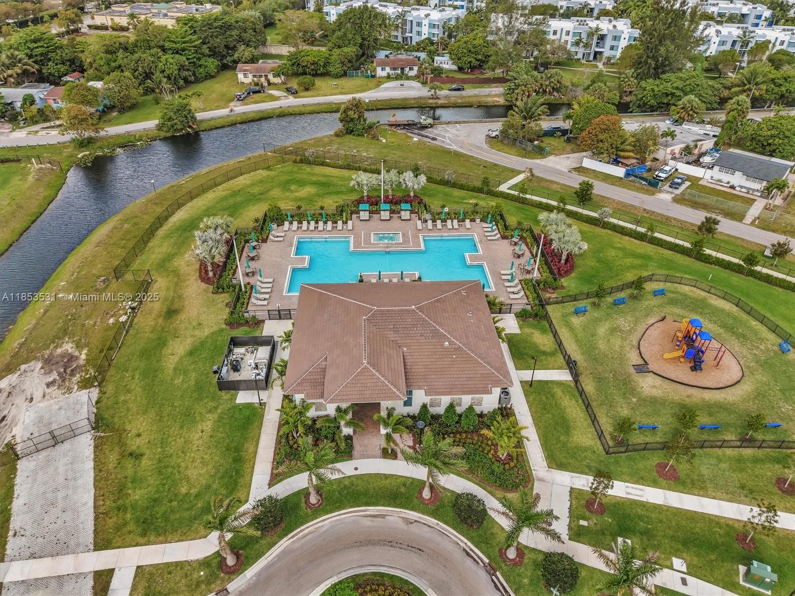 12929 NW 24th Ave, Miami FL 33167 — 76