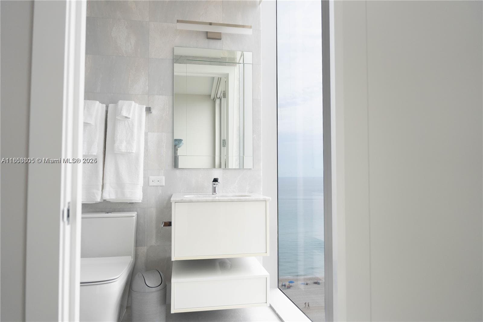 18501 Collins Ave # 1104, Sunny Isles Beach FL 33160 — 17