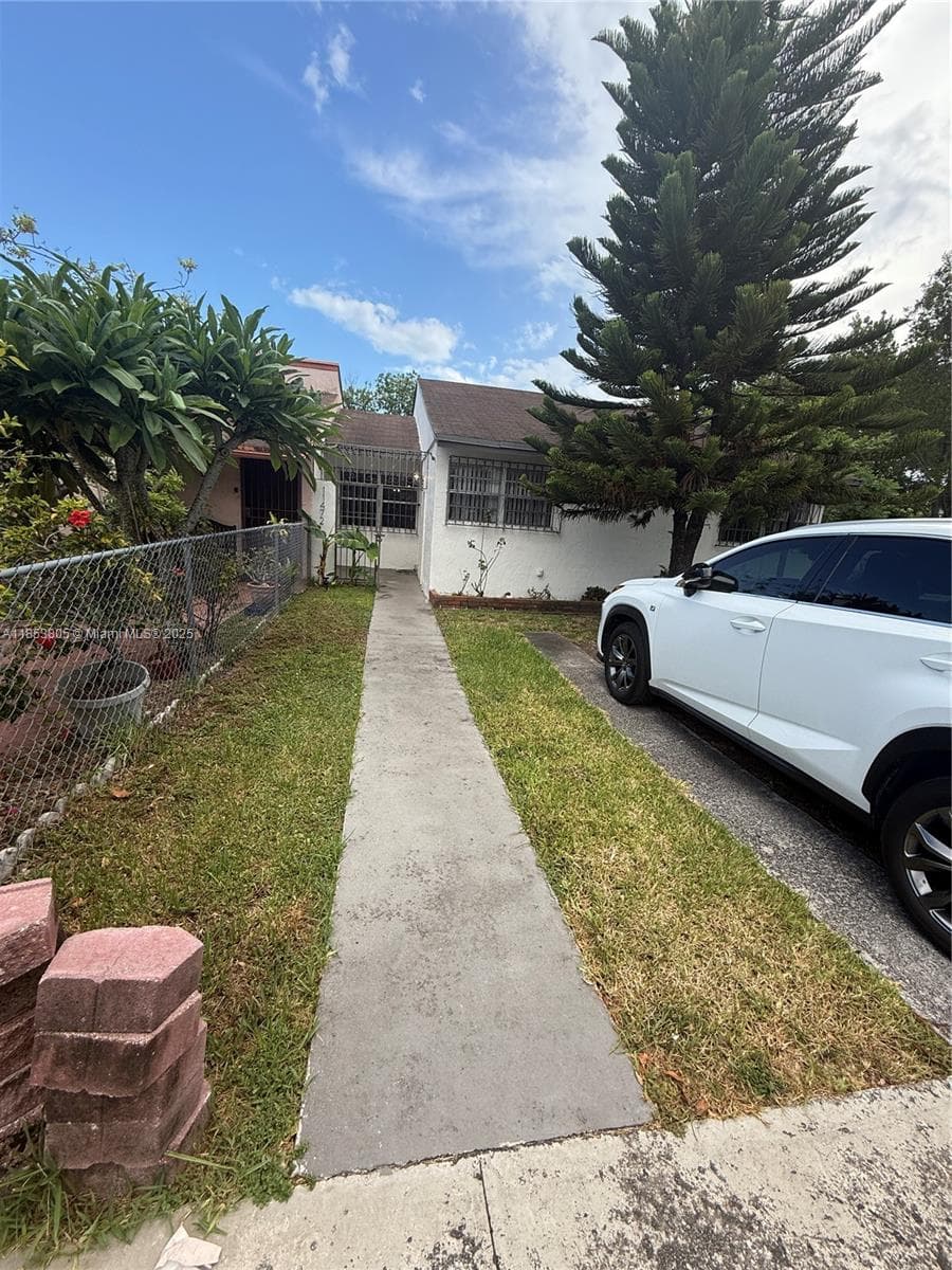 11472 SW 4th St, Sweetwater FL 33174 — 2