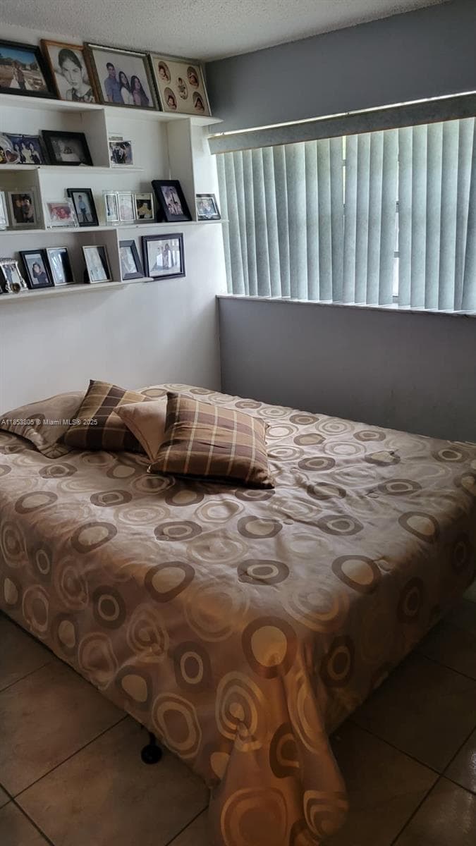 11472 SW 4th St, Sweetwater FL 33174 — 52