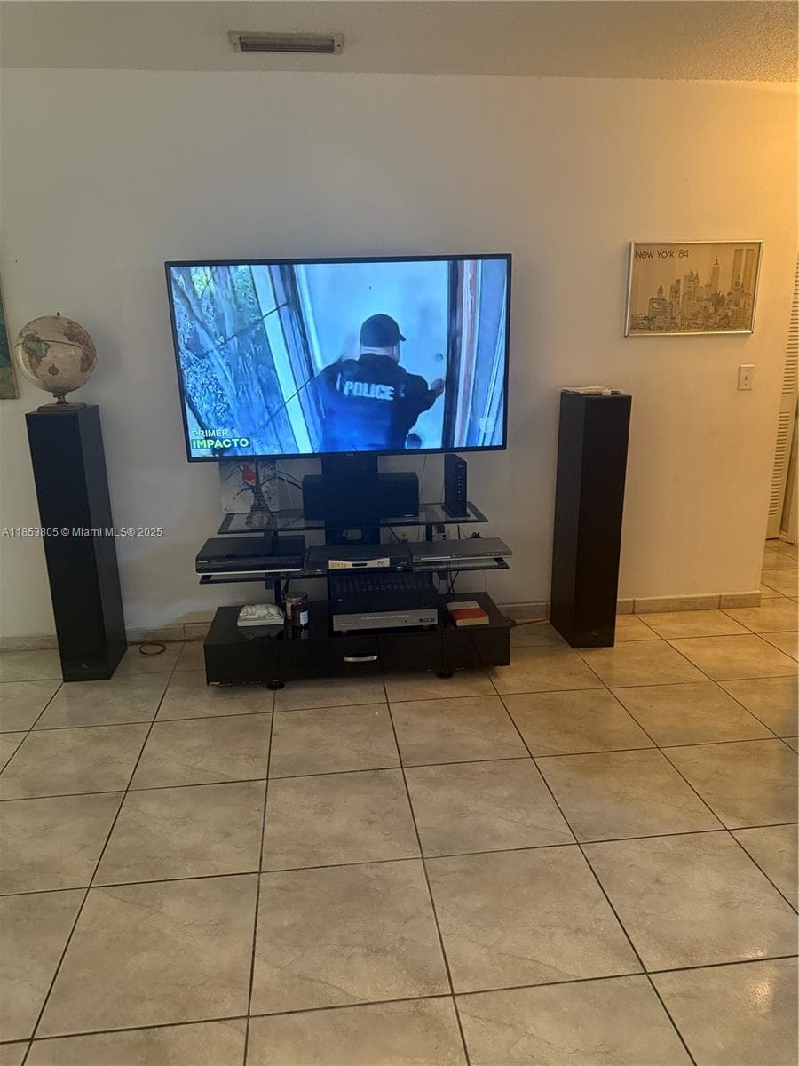 11472 SW 4th St, Sweetwater FL 33174 — 22