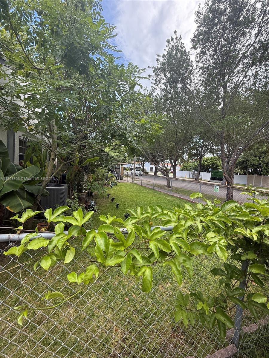 11472 SW 4th St, Sweetwater FL 33174 — 7