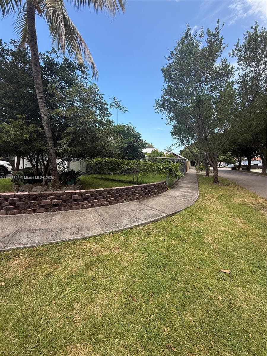 11472 SW 4th St, Sweetwater FL 33174 — 3
