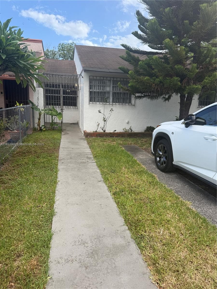 11472 SW 4th St, Sweetwater FL 33174 — 1
