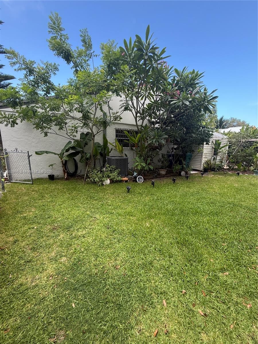 11472 SW 4th St, Sweetwater FL 33174 — 9
