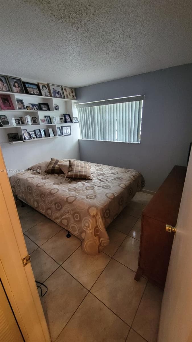 11472 SW 4th St, Sweetwater FL 33174 — 55