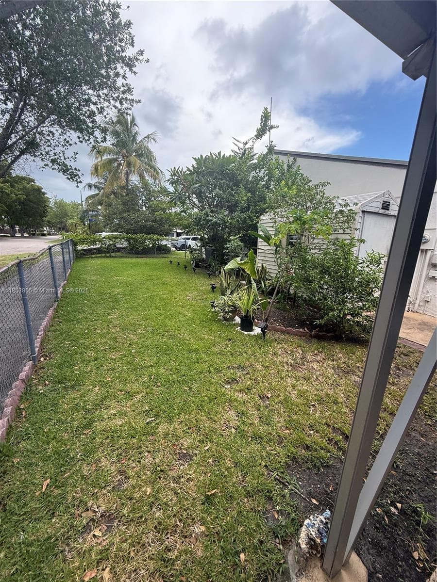 11472 SW 4th St, Sweetwater FL 33174 — 15