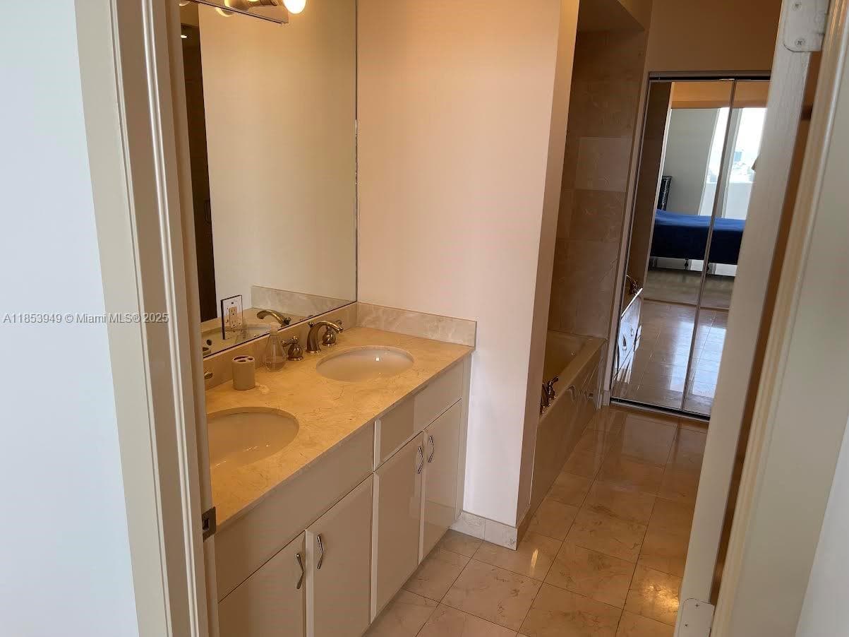 6365 Collins Ave # 3404, Miami Beach FL 33141 — 22