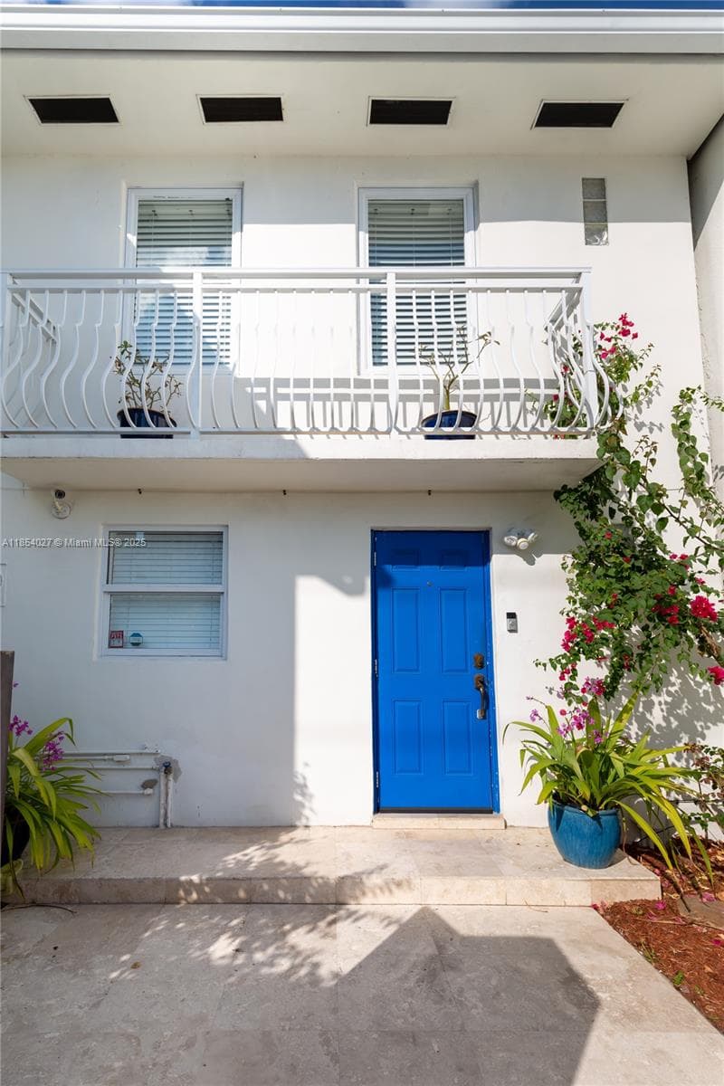 2035 NE 123rd St, North Miami FL 33181 — 1