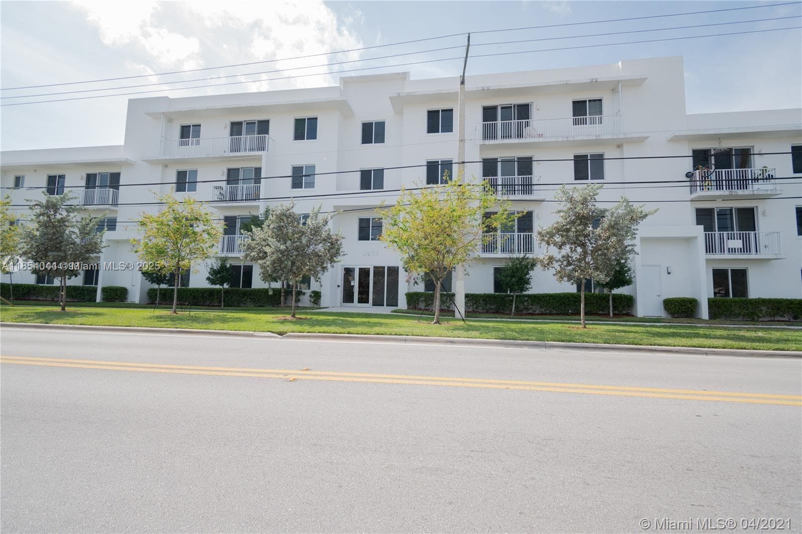 2651 NE 212th Ter # 103, Miami FL 33180 — 3