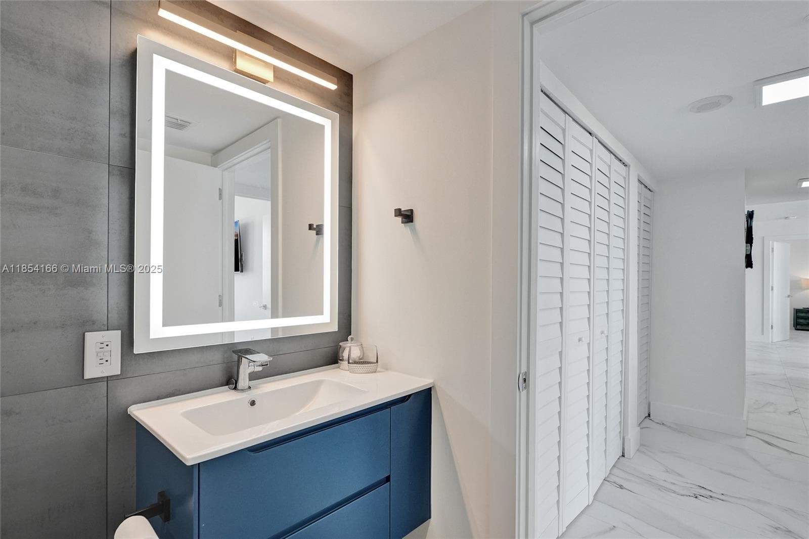 650 West Ave # 1408, Miami Beach FL 33139 — 17