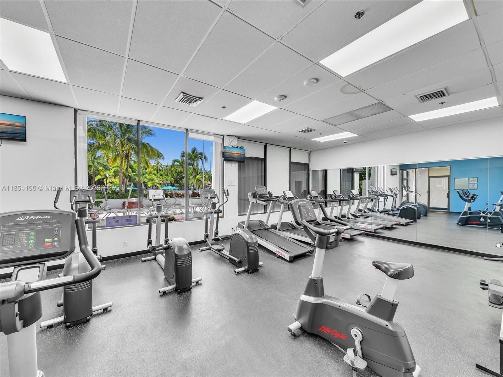 100 Bayview Dr # 1025, Sunny Isles Beach FL 33160 — 23