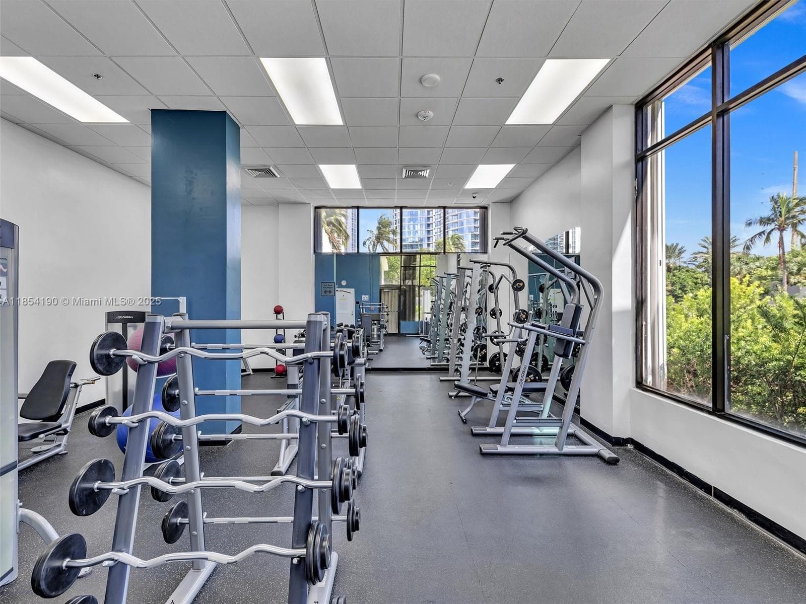 100 Bayview Dr # 1025, Sunny Isles Beach FL 33160 — 22
