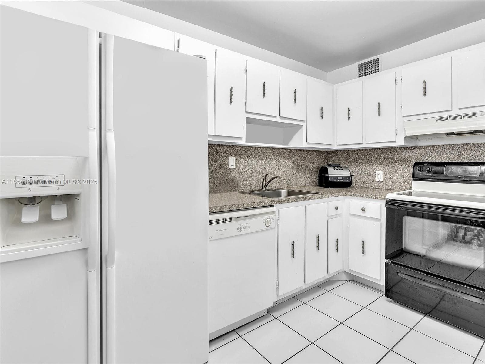 100 Bayview Dr # 1025, Sunny Isles Beach FL 33160 — 9
