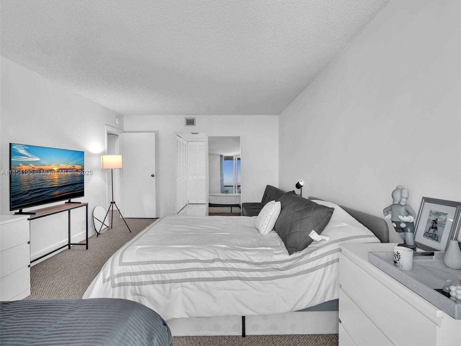 100 Bayview Dr # 1025, Sunny Isles Beach FL 33160 — 15