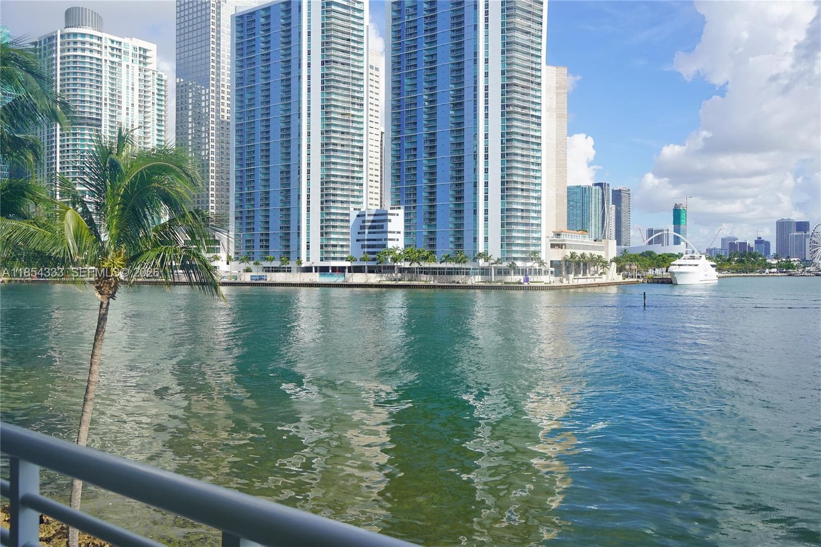 848 Brickell Key Dr # 306, Miami FL 33131 — 33