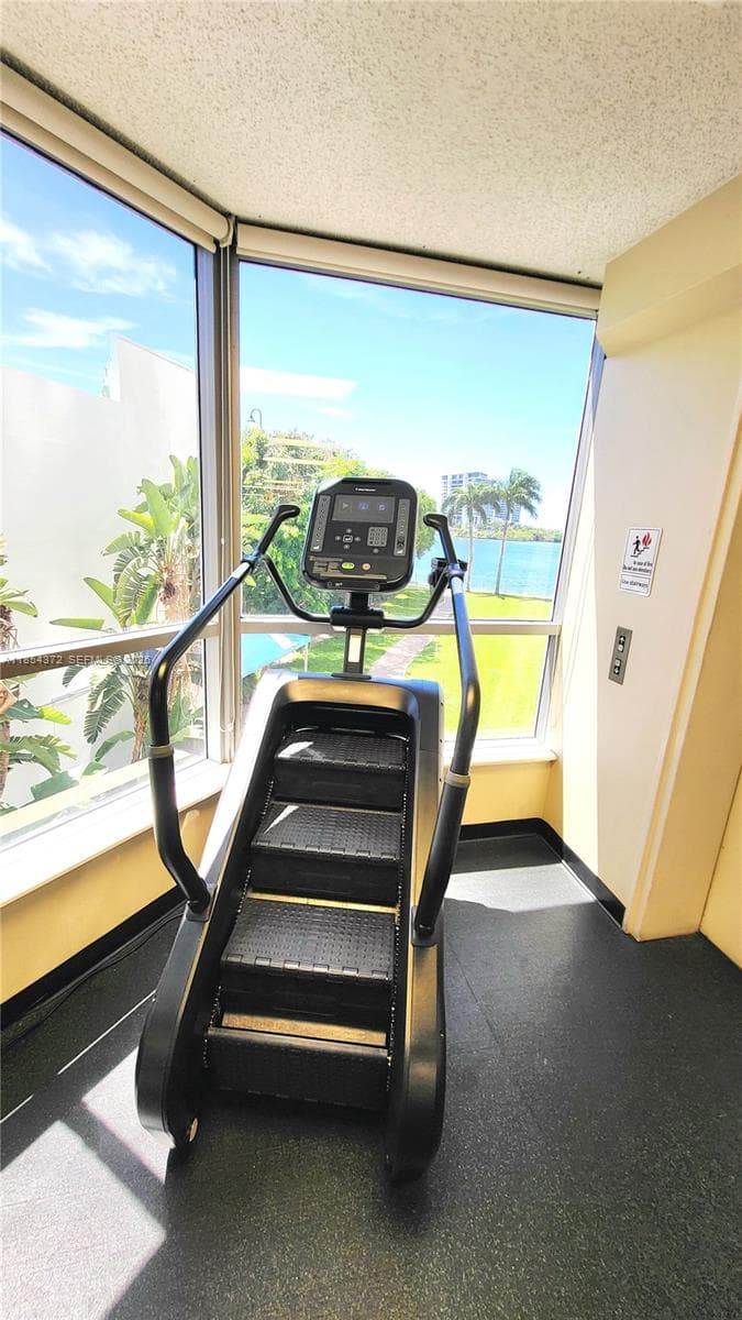 3530 Mystic Pointe Dr # 2508, Aventura FL 33180 — 37