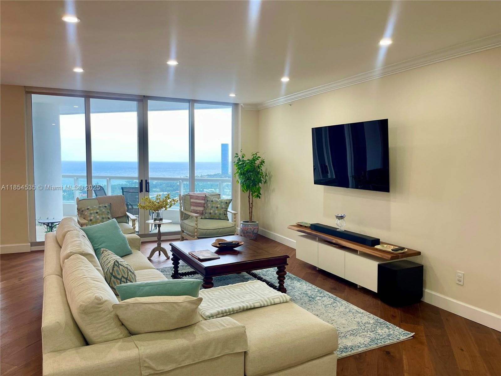 21050 Point Pl # 2803, Aventura FL 33180 — 2